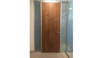 Alüminyum kasalı laminat kapı